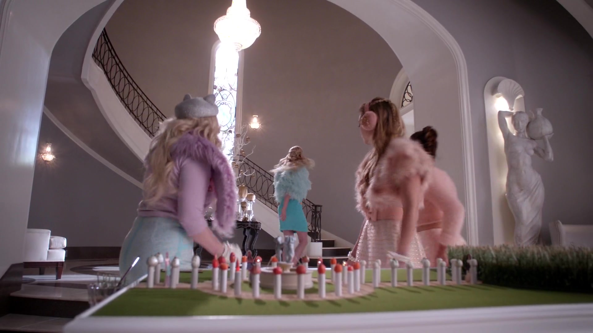 Scream_Queens_2015_S01E05_Pumpkin_Patch_1080p__0384.jpg