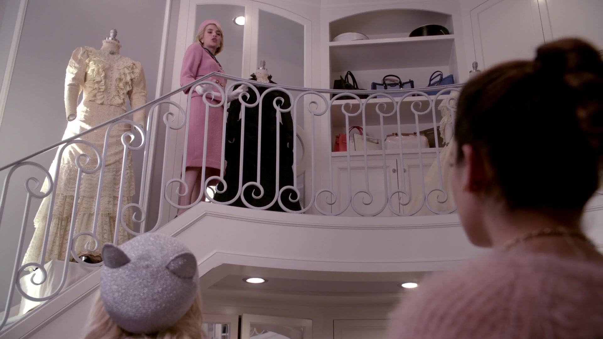 Scream_Queens_2015_S01E05_Pumpkin_Patch_1080p__0460.jpg