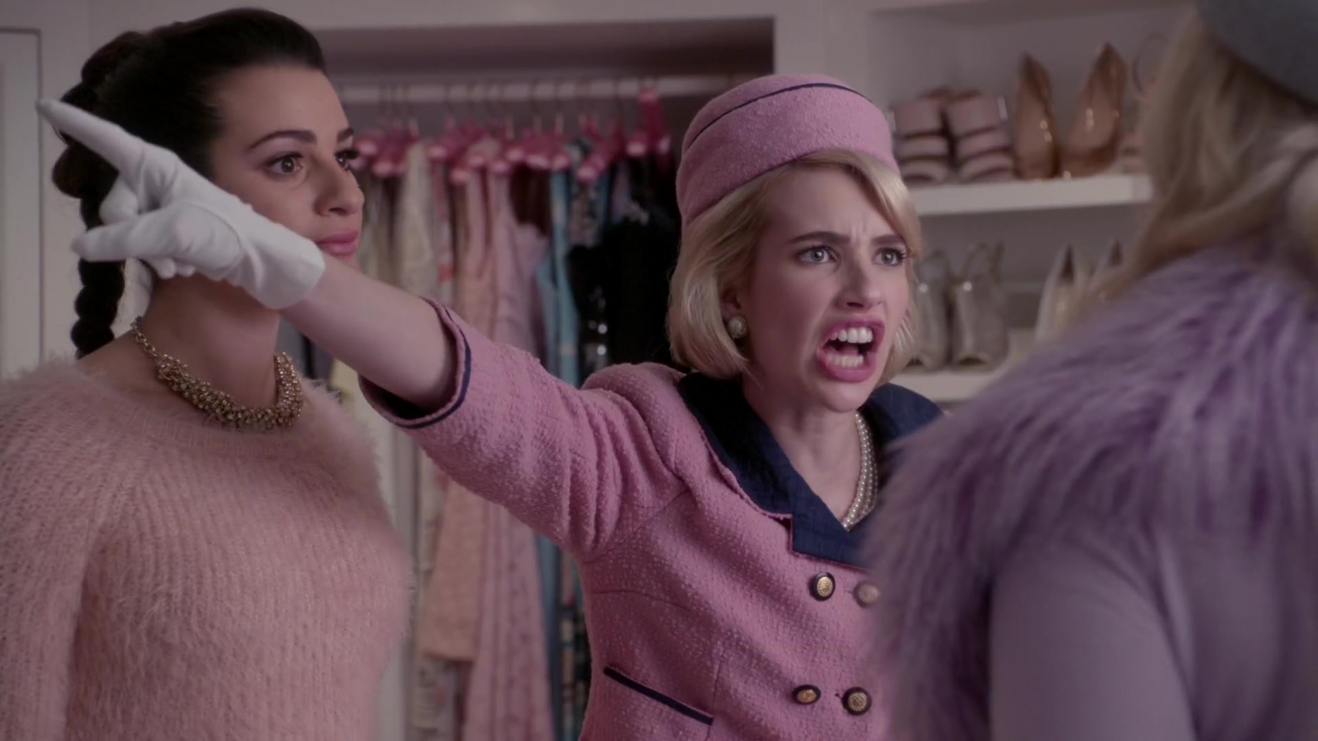 Scream_Queens_2015_S01E05_Pumpkin_Patch_1080p__0641.jpg