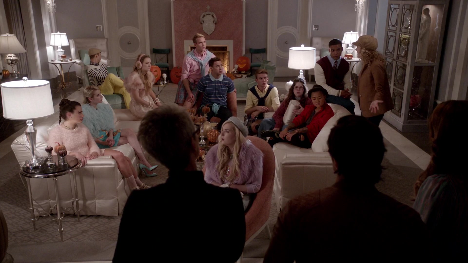Scream_Queens_2015_S01E05_Pumpkin_Patch_1080p__0905.jpg