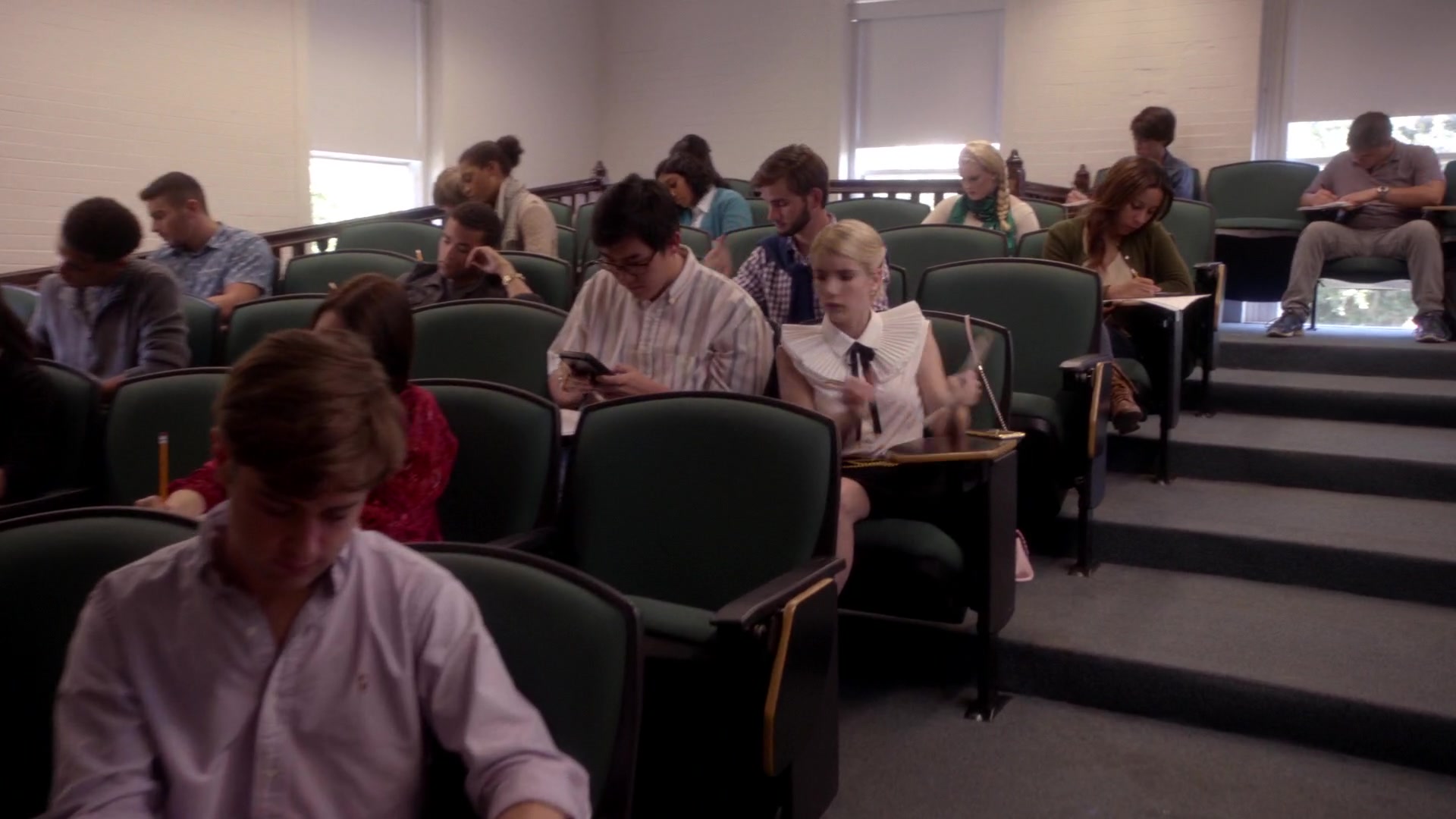 Scream_Queens_2015_S01E05_Pumpkin_Patch_1080p__1914.jpg Scream_Queens_2015_S01E05_Pumpkin_Patch_1080p__1914.jpg