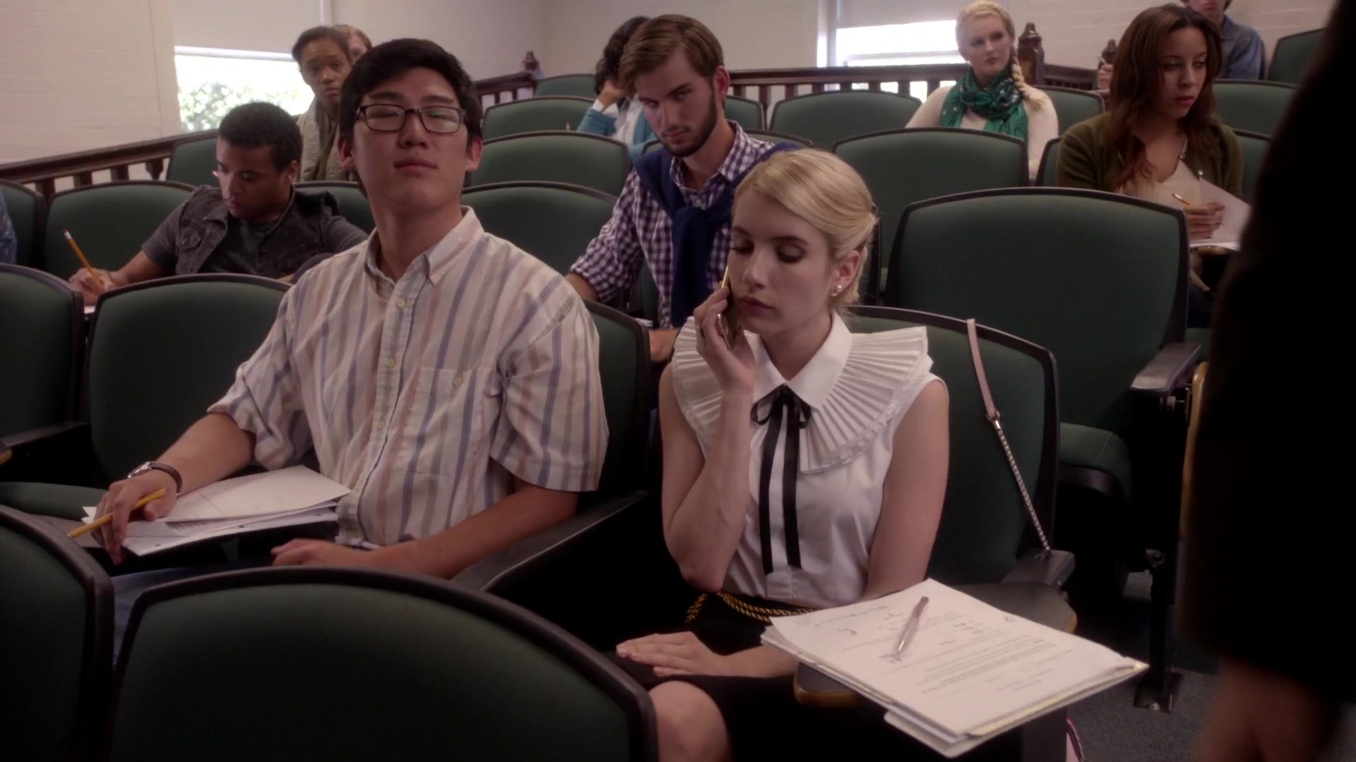 Scream_Queens_2015_S01E05_Pumpkin_Patch_1080p__1980.jpg