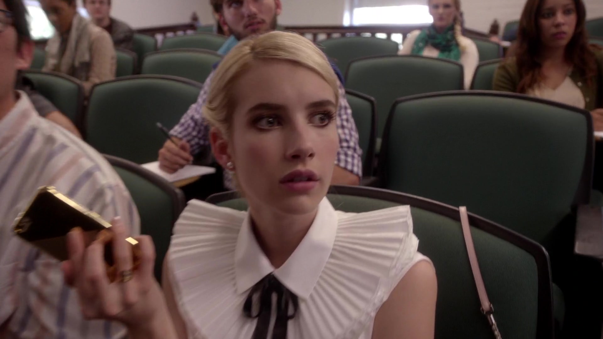 Scream_Queens_2015_S01E05_Pumpkin_Patch_1080p__2025.jpg Scream_Queens_2015_S01E05_Pumpkin_Patch_1080p__2025.jpg