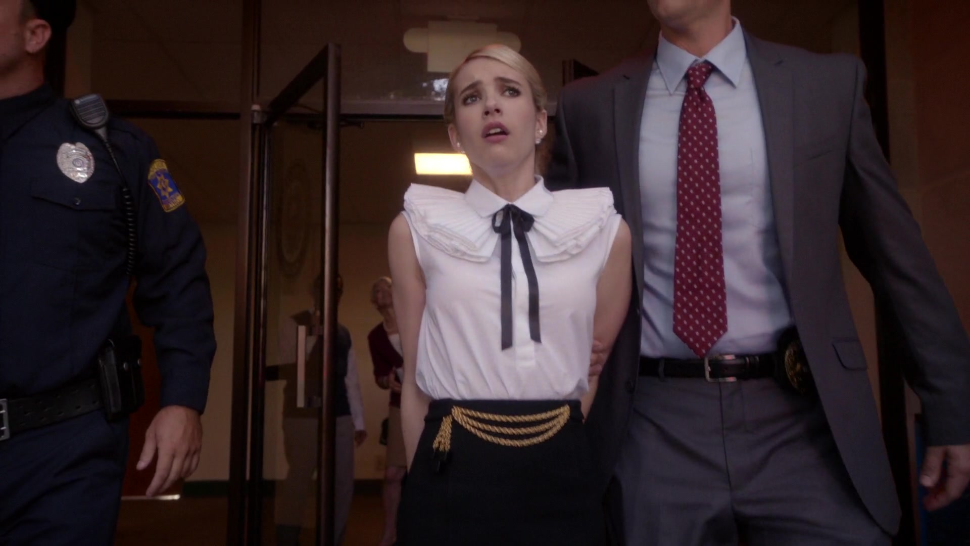 Scream_Queens_2015_S01E05_Pumpkin_Patch_1080p__2049.jpg