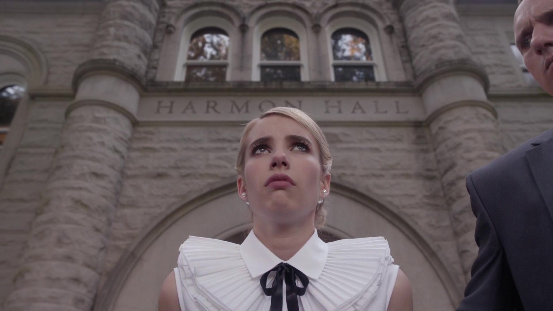 Scream_Queens_2015_S01E05_Pumpkin_Patch_1080p__2058.jpg