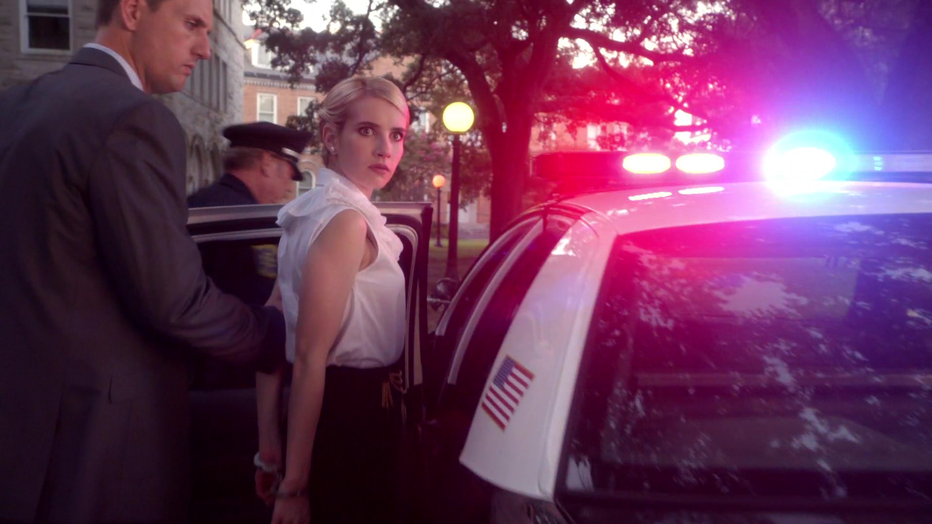 Scream_Queens_2015_S01E05_Pumpkin_Patch_1080p__2070.jpg