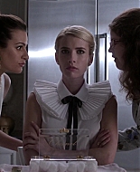 Scream_Queens_2015_S01E05_Pumpkin_Patch_1080p_3557.jpg