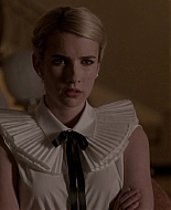 Scream_Queens_2015_S01E05_Pumpkin_Patch_1080p_5938.jpg