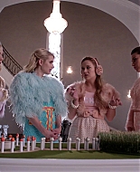 Scream_Queens_2015_S01E05_Pumpkin_Patch_1080p__0249.jpg