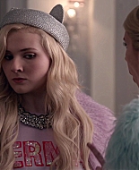 Scream_Queens_2015_S01E05_Pumpkin_Patch_1080p__0352.jpg