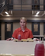 Scream_Queens_2015_S01E05_Pumpkin_Patch_1080p__2932.jpg