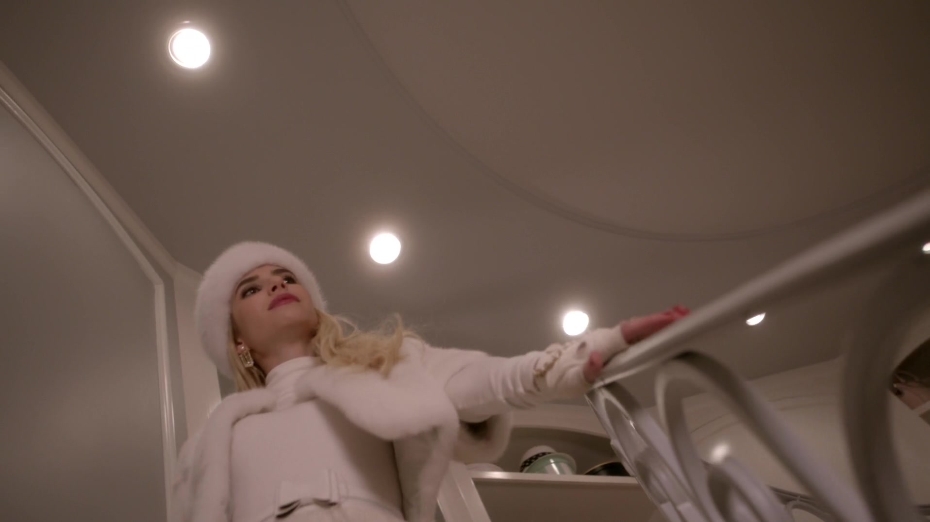 Scream_Queens_2015_S01E11_Black_Friday_1080p__0080.jpg