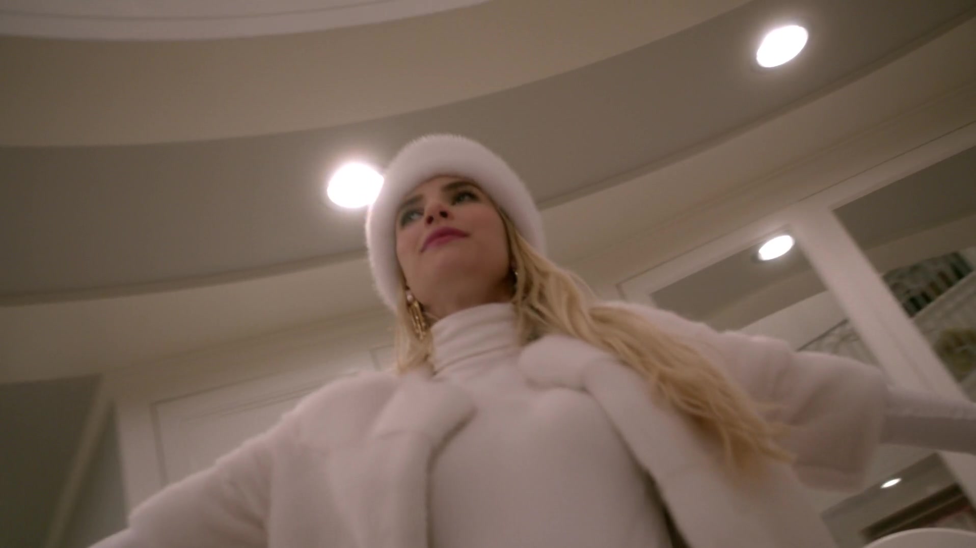 Scream_Queens_2015_S01E11_Black_Friday_1080p__0105.jpg