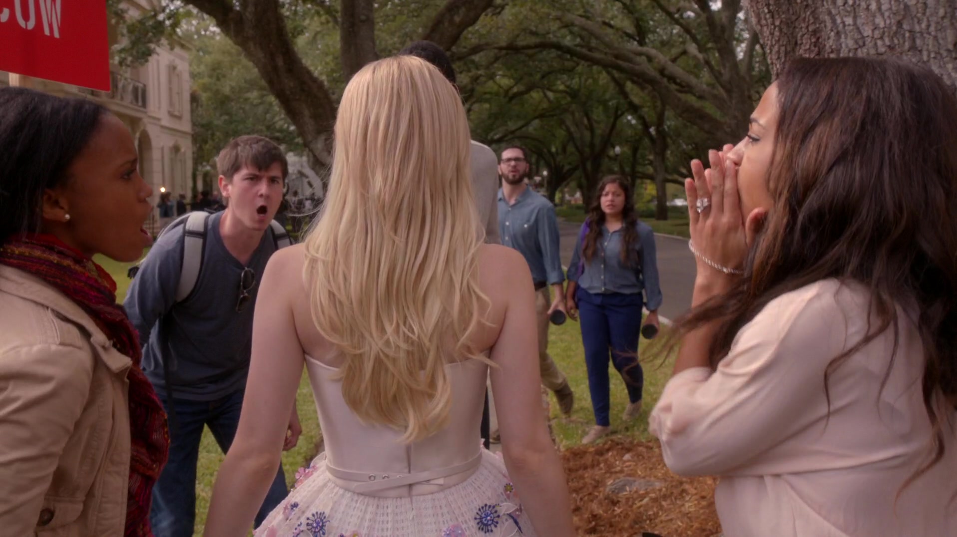 Scream_Queens_2015_S01E12_Dorkus_1080p__1797.jpg