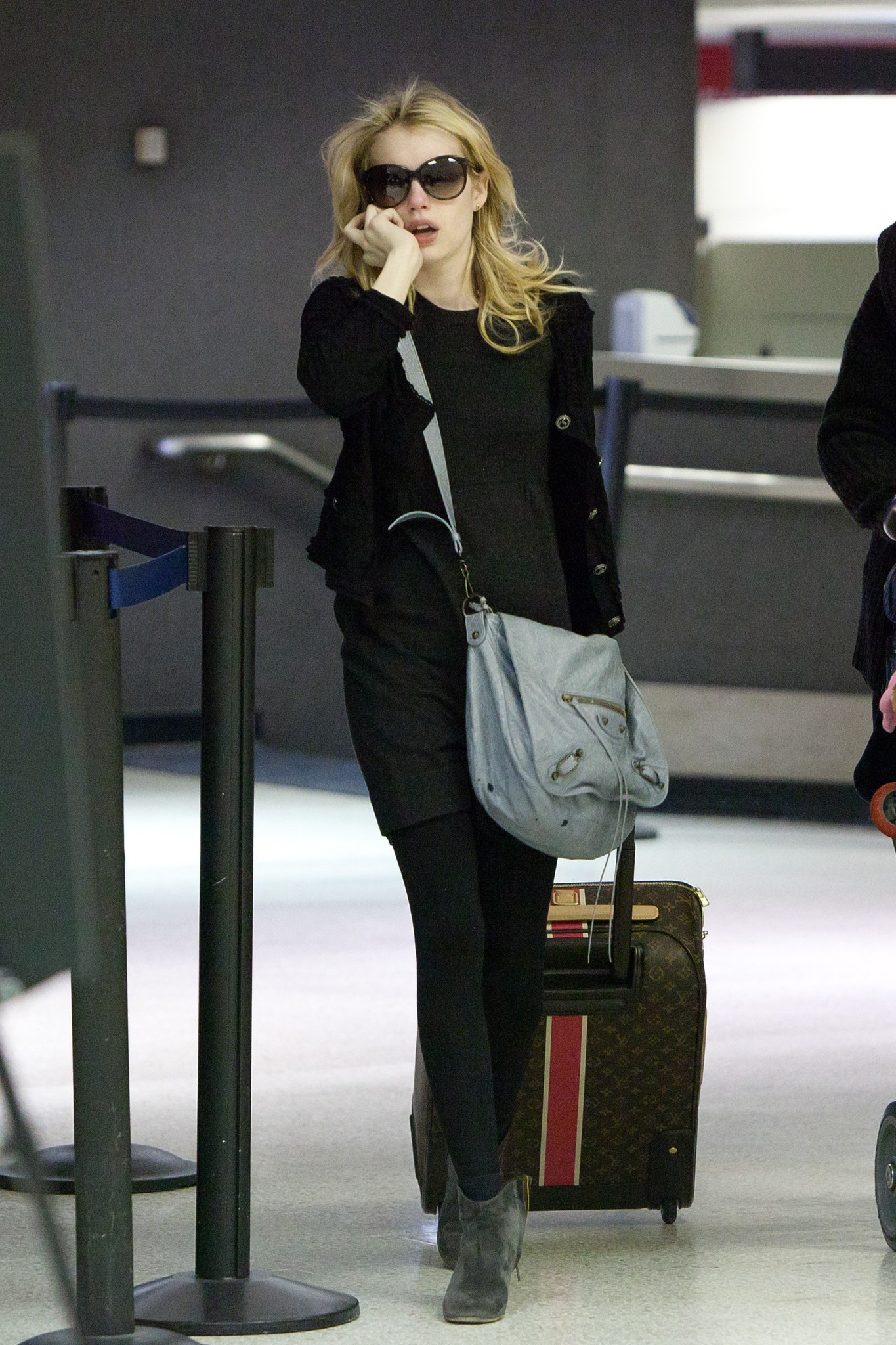 EmmaRoberts_LAX_March_2011_28629.jpg