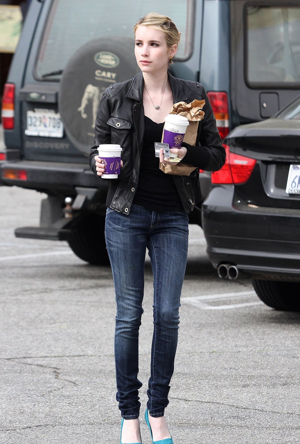 EmmaRoberts_CoffeFood_WestHollywood_March_2011_28529.jpg