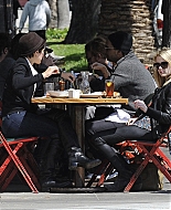 EmmaRoberts_LittleDomsRestaurant_LosFeliz_March_2011_281229.jpg