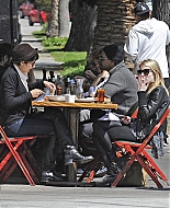 EmmaRoberts_LittleDomsRestaurant_LosFeliz_March_2011_281329.jpg