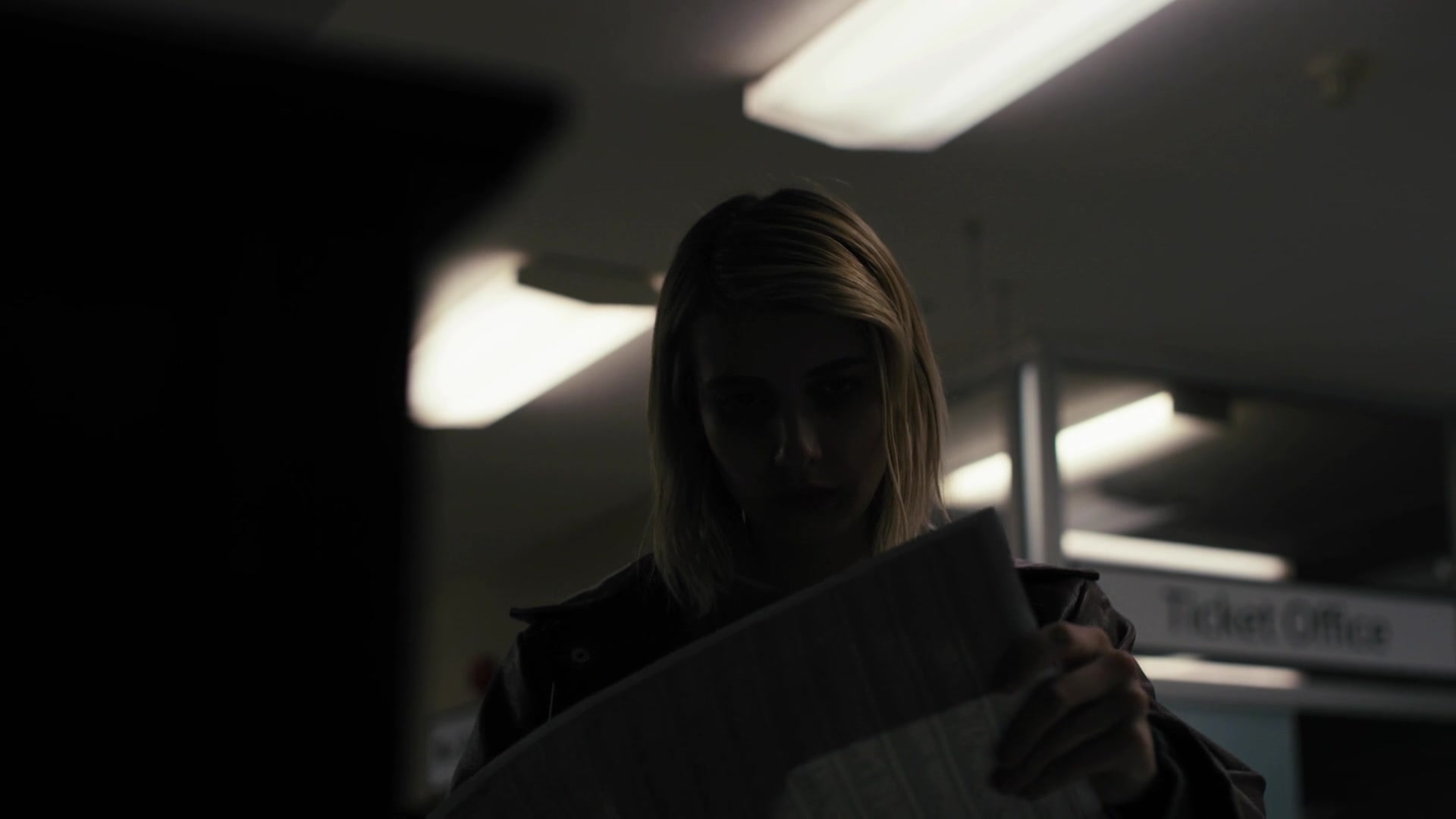 The_Blackcoats_Daughter_2015_1080p_BluRay__02951.jpg