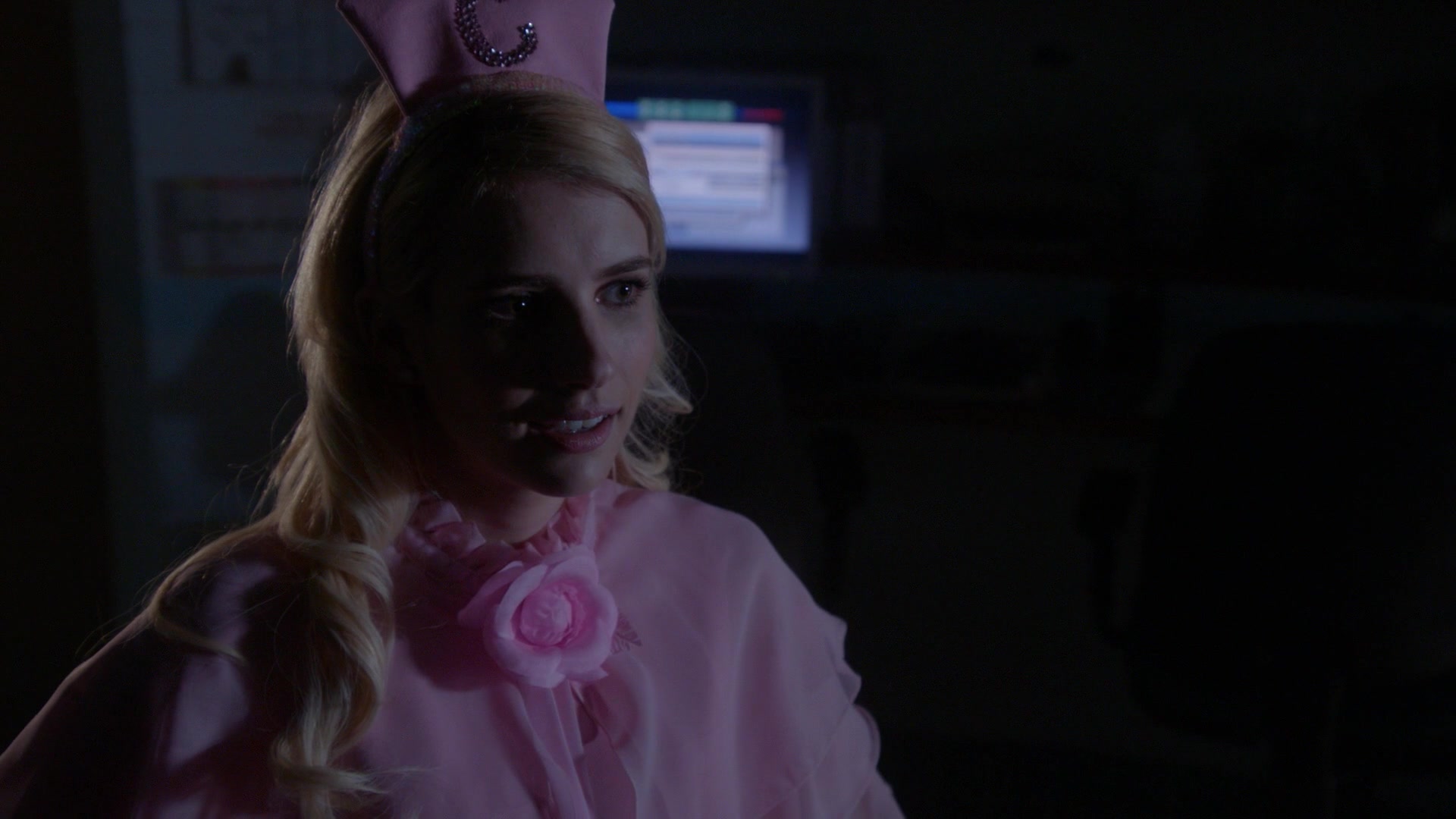 Scream_Queens_2016_S02E02_1080p_1569.jpg