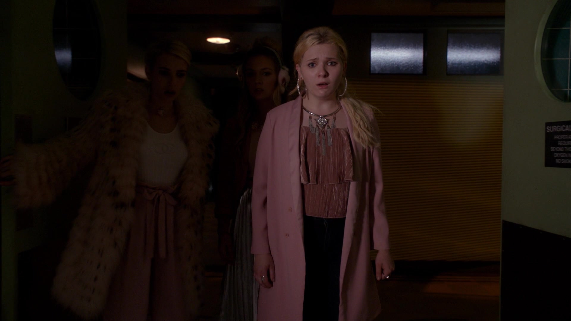 Scream_Queens_2016_S02E02_1080p_6191.jpg Scream_Queens_2016_S02E02_1080p_6191.jpg