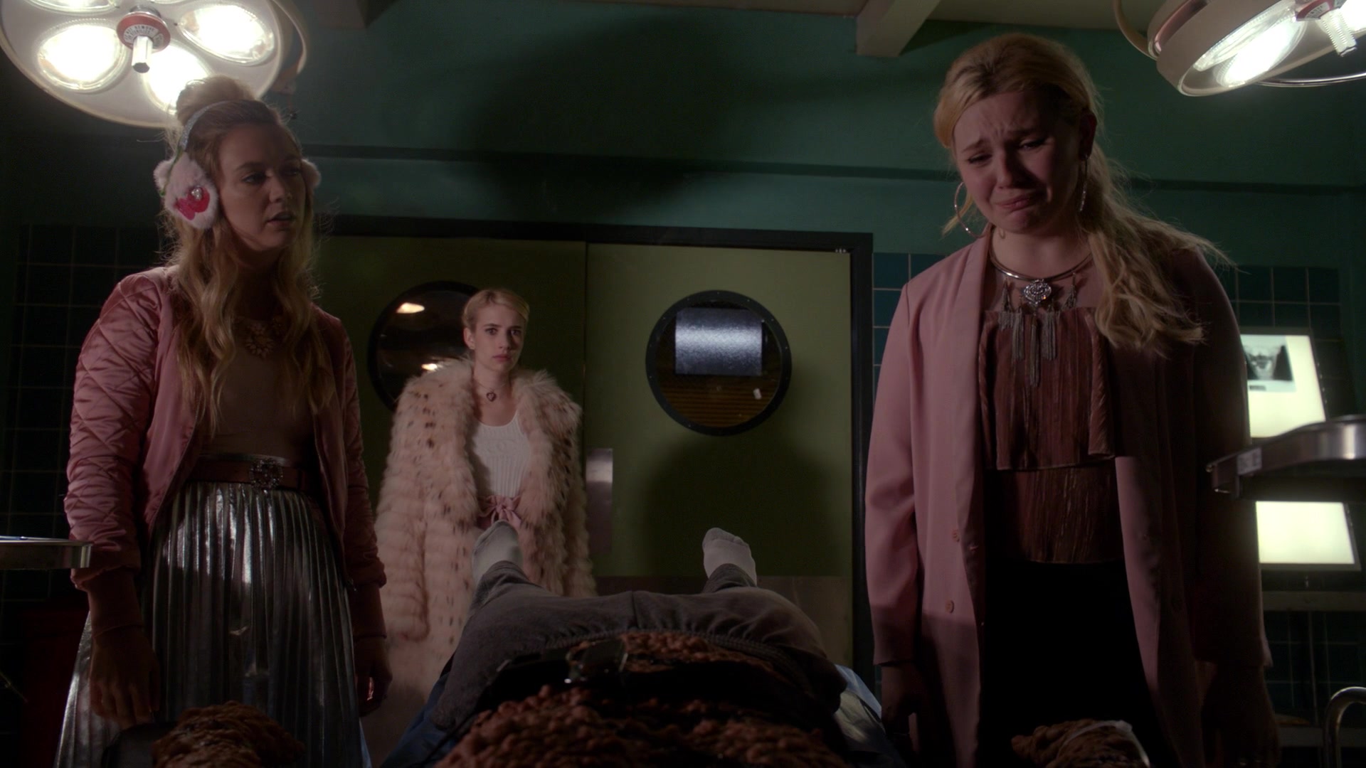 Scream_Queens_2016_S02E02_1080p_6236.jpg Scream_Queens_2016_S02E02_1080p_6236.jpg