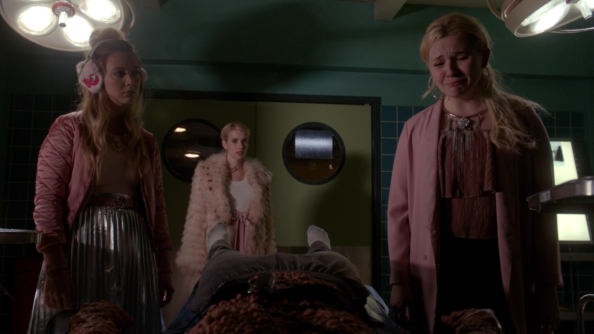 Scream_Queens_2016_S02E02_1080p_6239.jpg Scream_Queens_2016_S02E02_1080p_6239.jpg