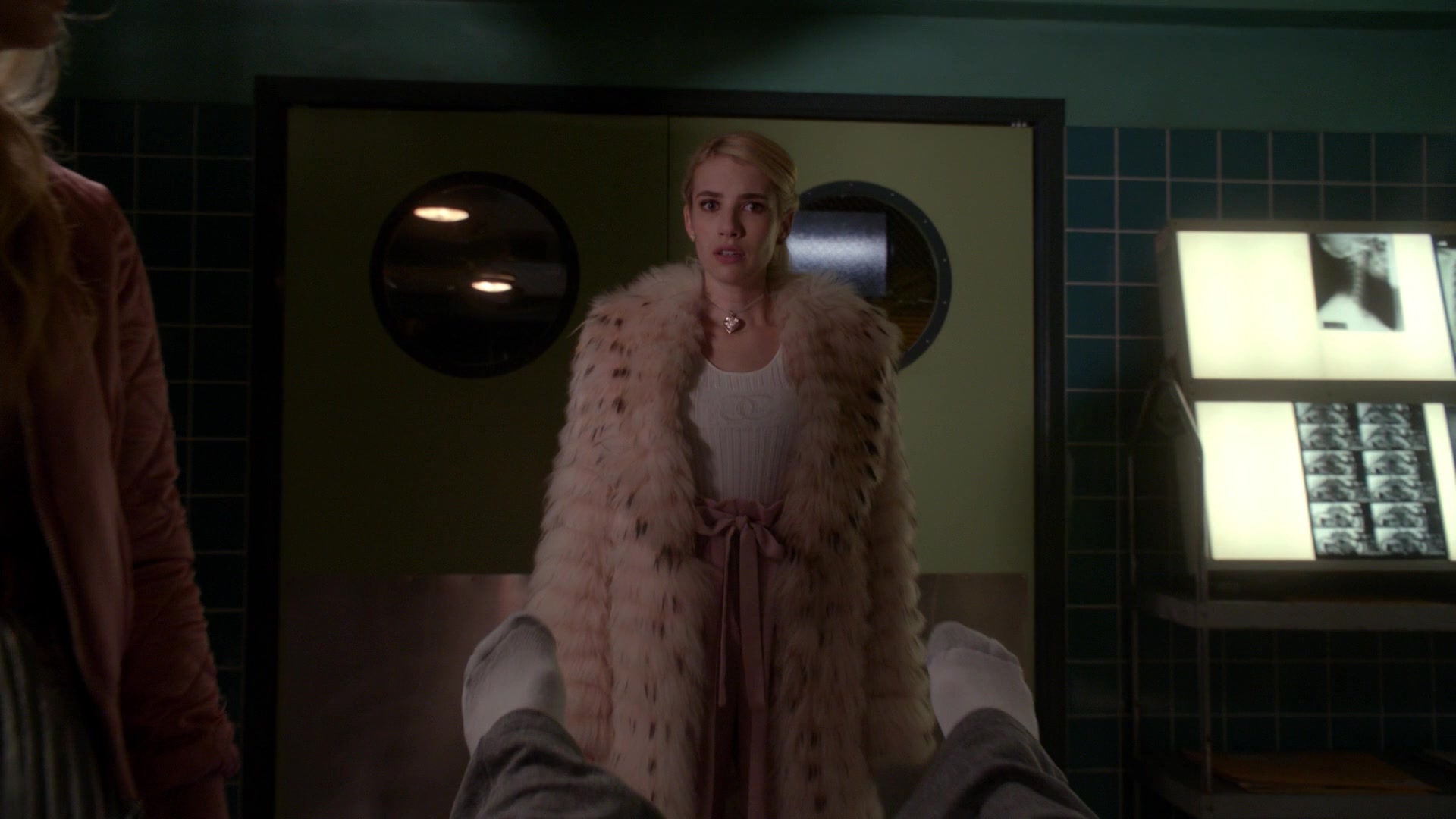 Scream_Queens_2016_S02E02_1080p_6249.jpg Scream_Queens_2016_S02E02_1080p_6249.jpg
