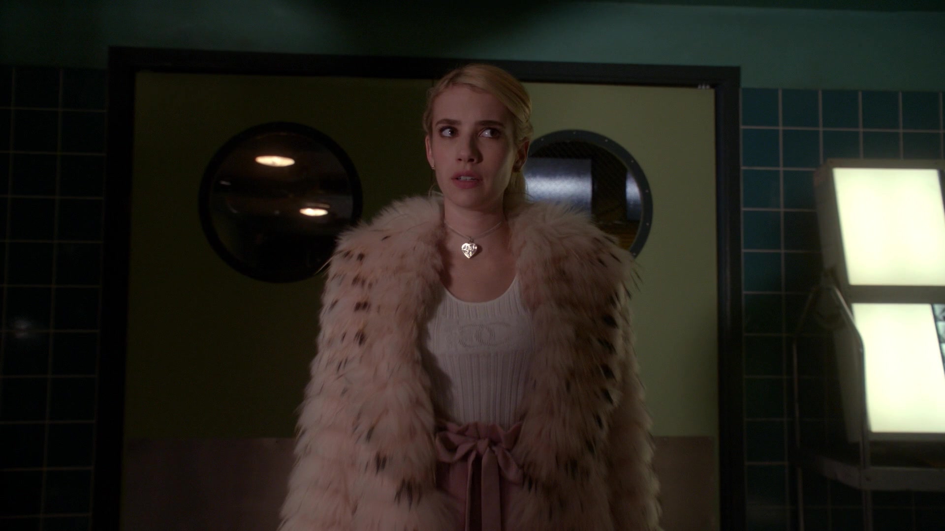 Scream_Queens_2016_S02E02_1080p_6252.jpg Scream_Queens_2016_S02E02_1080p_6252.jpg