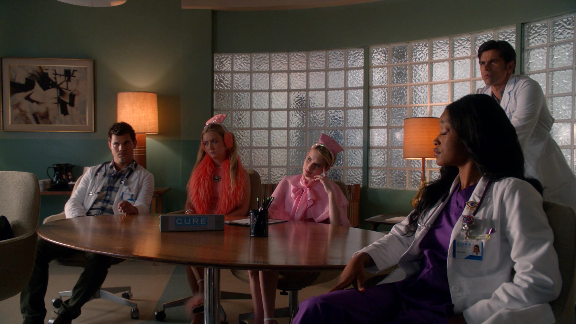 Scream_Queens_2016_S02E05_1080p_1372.jpg