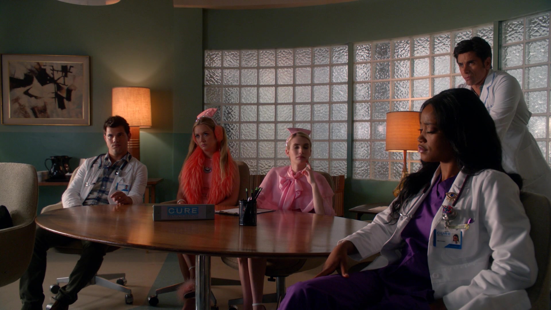 Scream_Queens_2016_S02E05_1080p_1376.jpg
