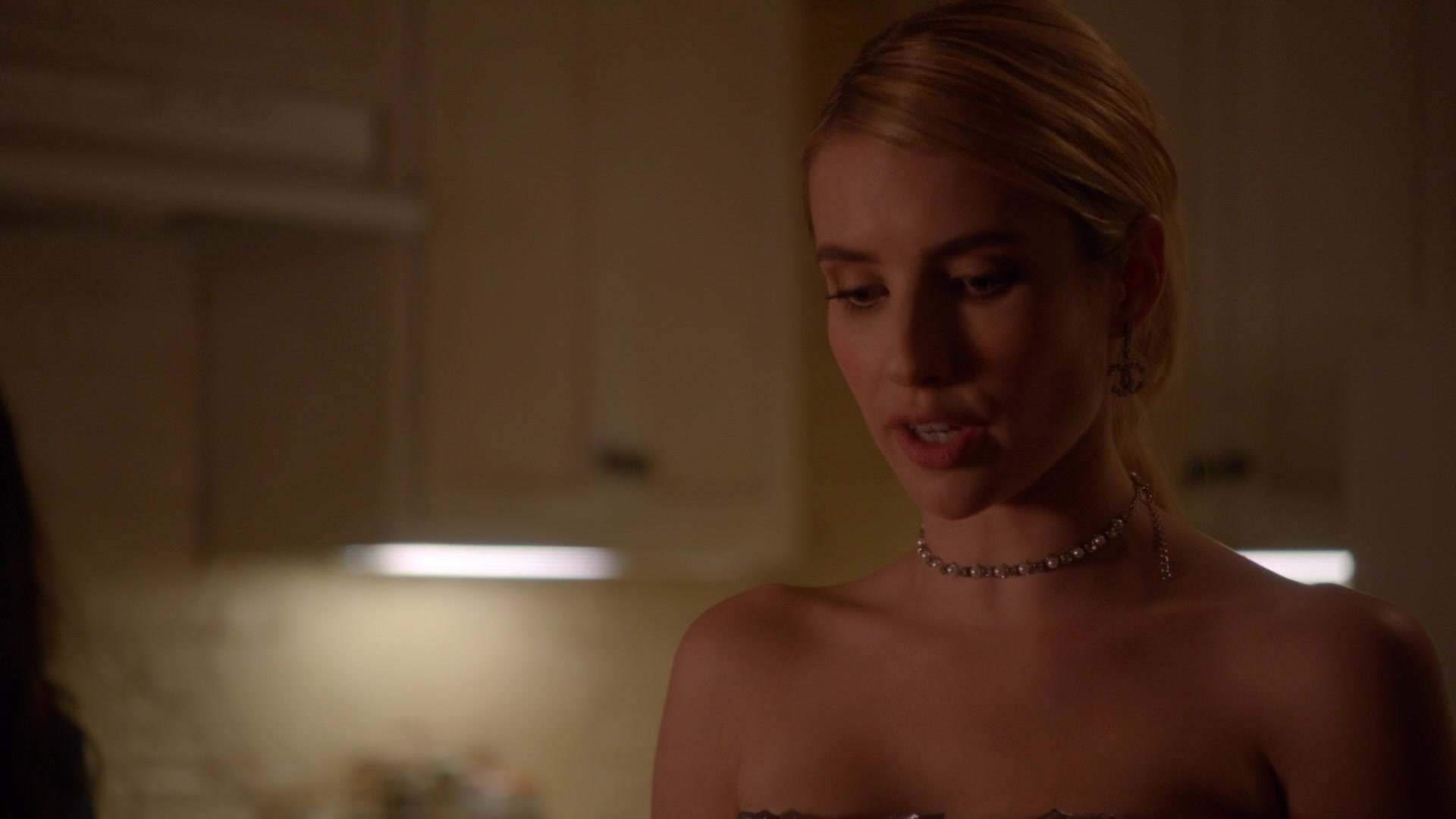 Scream_Queens_2016_S02E05_1080p_3483.jpg