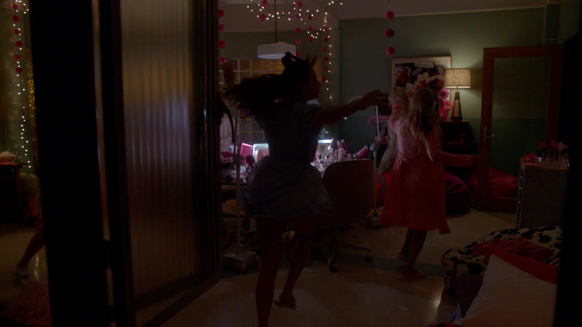 Scream_Queens_2016_S02E05_1080p_5271.jpg