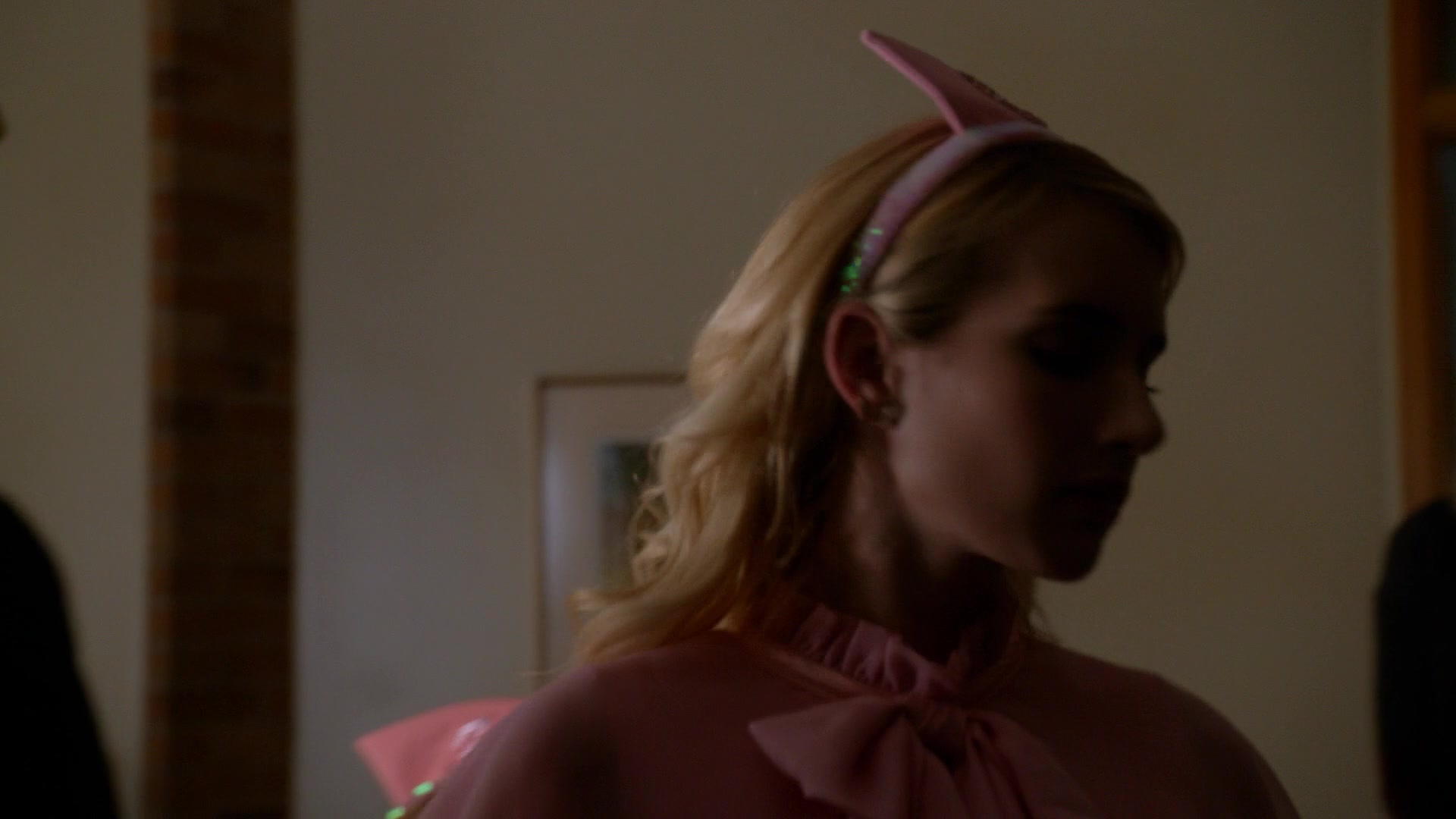 Scream_Queens_2016_S02E05_1080p_5889.jpg