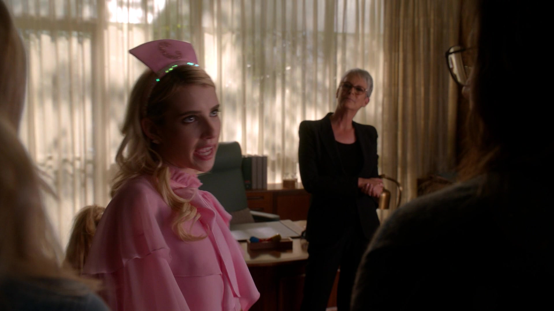 Scream_Queens_2016_S02E05_1080p_5898.jpg