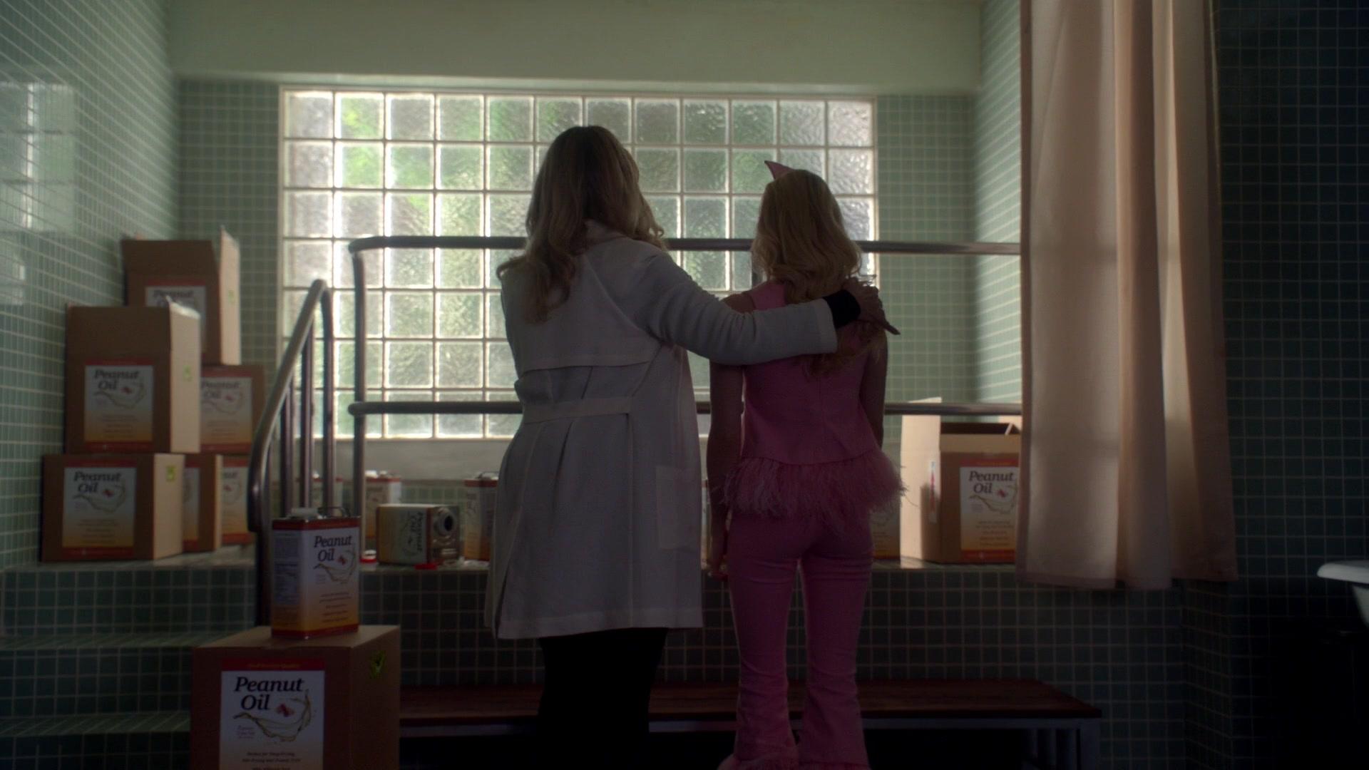 Scream_Queens_2016_S02E09_1080p_2554.jpg