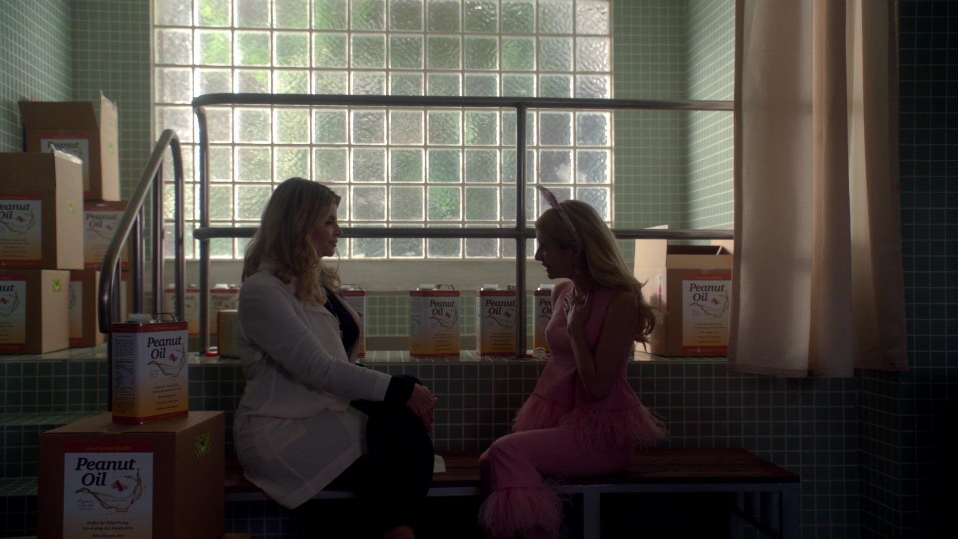Scream_Queens_2016_S02E09_1080p_2574.jpg