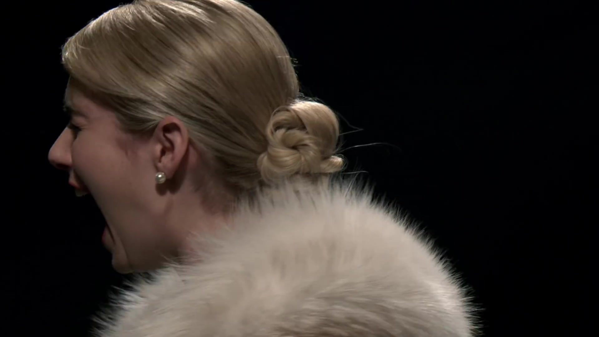 ScreamQueens_SuperSizedMainTitleSequence_2015_178.jpg