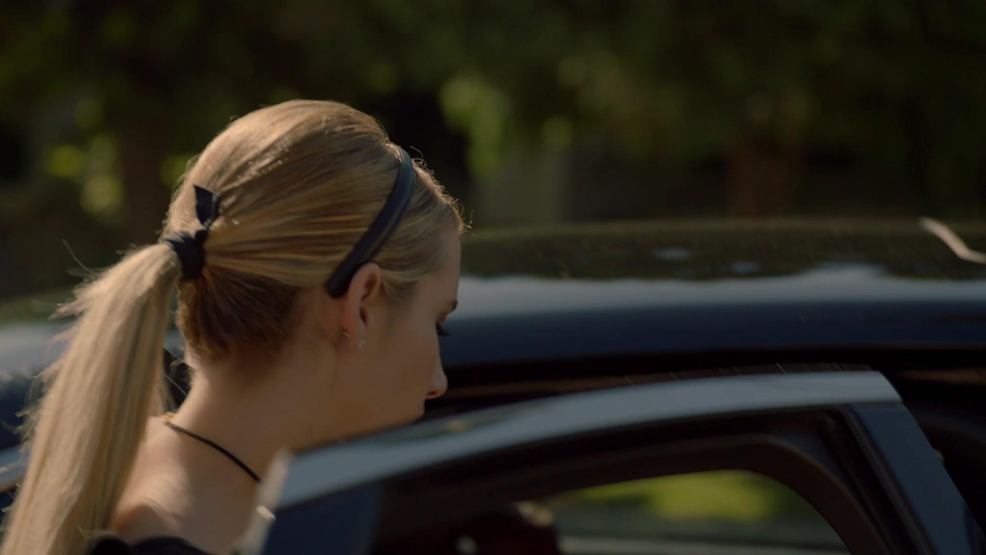 American_Horror_Story_S08E06_Return_To_Murder_House_1080p__7819.jpg