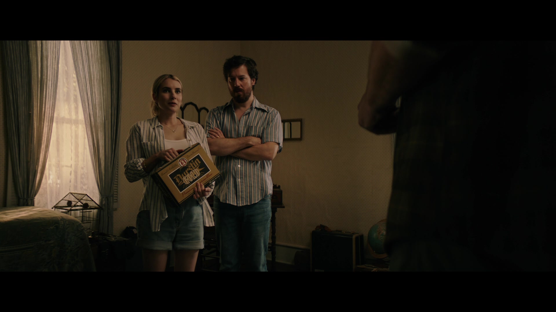 Abandoned_2022_1080p_BluRay__02061.jpg