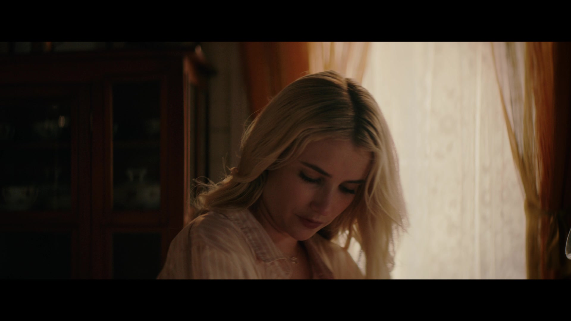 Abandoned_2022_1080p_BluRay__03112.jpg
