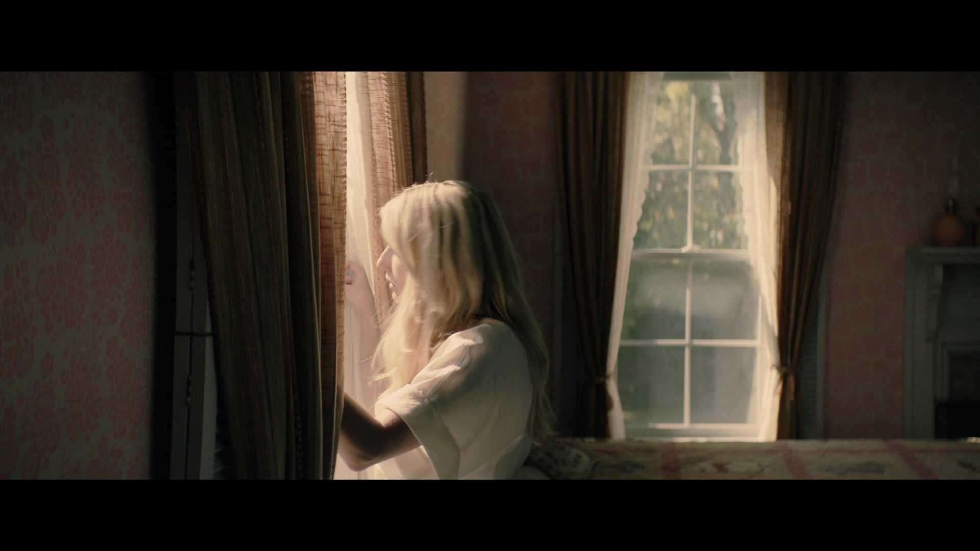 Abandoned_2022_1080p_BluRay__03544.jpg