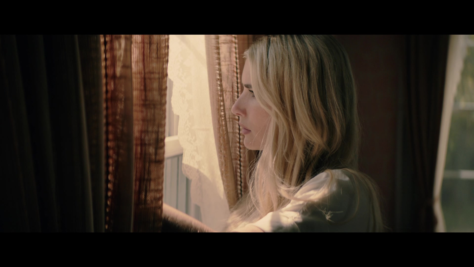Abandoned_2022_1080p_BluRay__03565.jpg