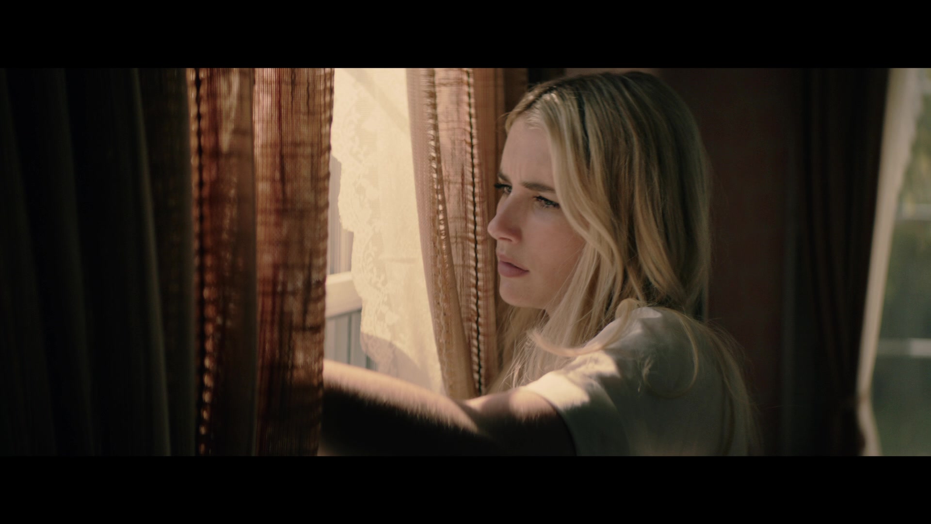 Abandoned_2022_1080p_BluRay__03568.jpg