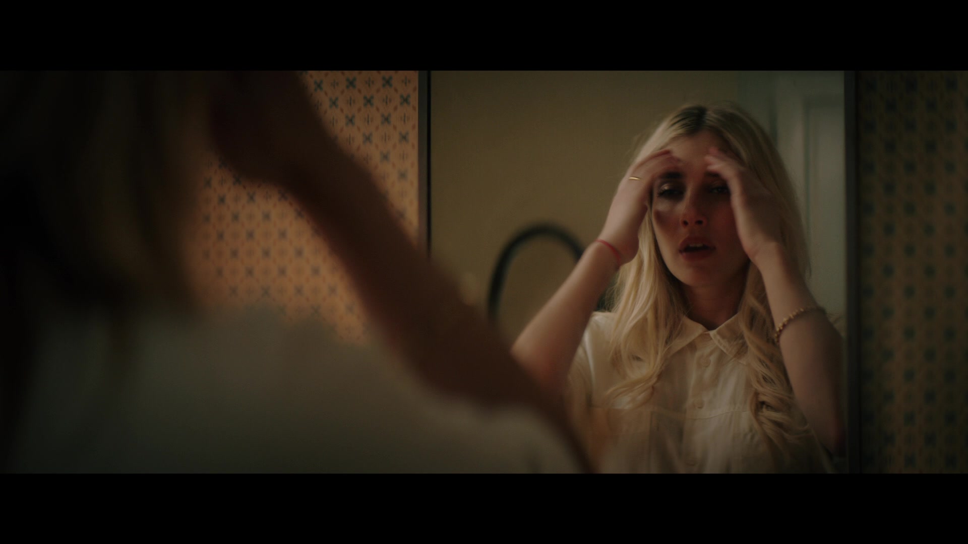 Abandoned_2022_1080p_BluRay__04109.jpg