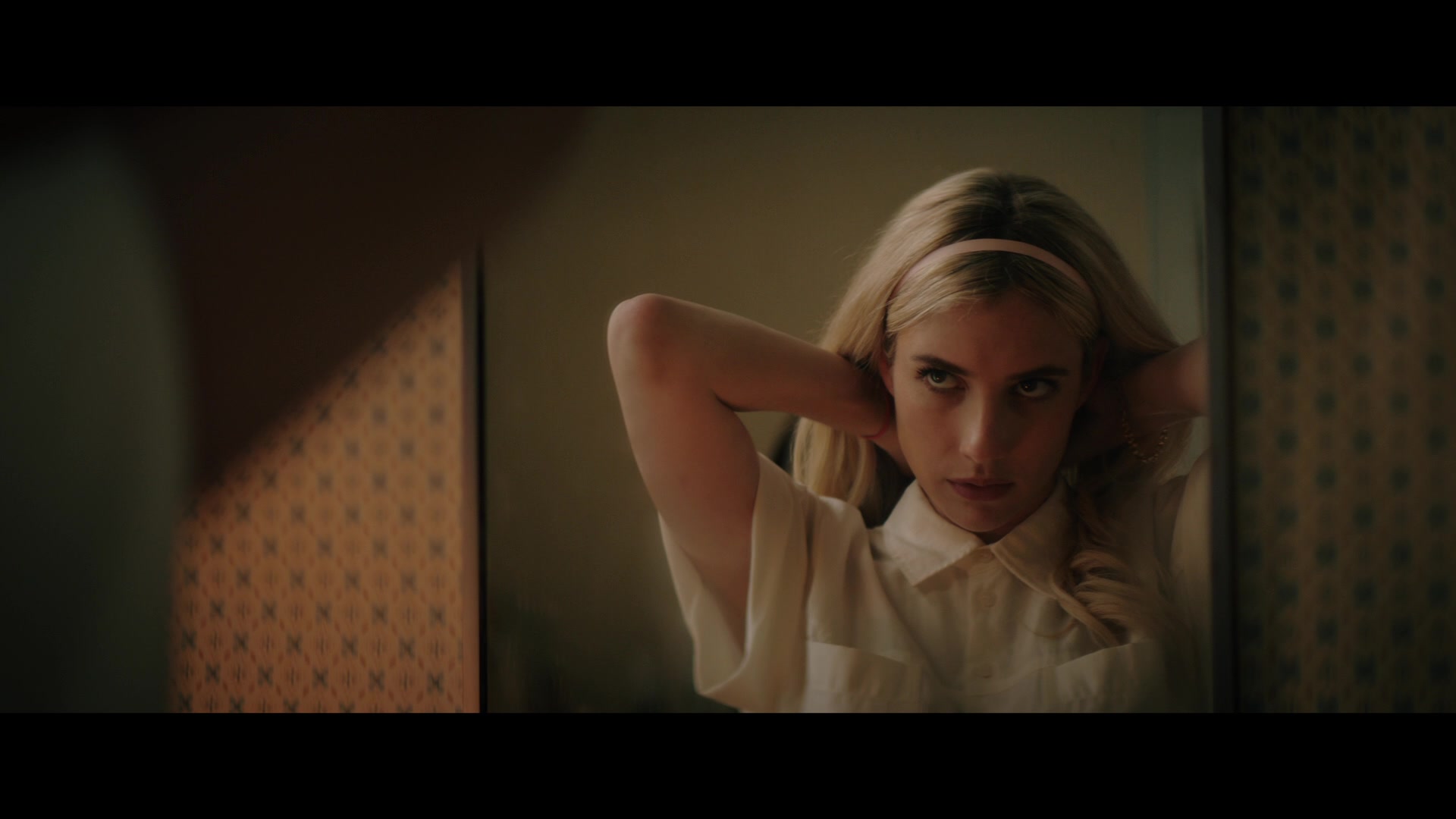 Abandoned_2022_1080p_BluRay__04169.jpg