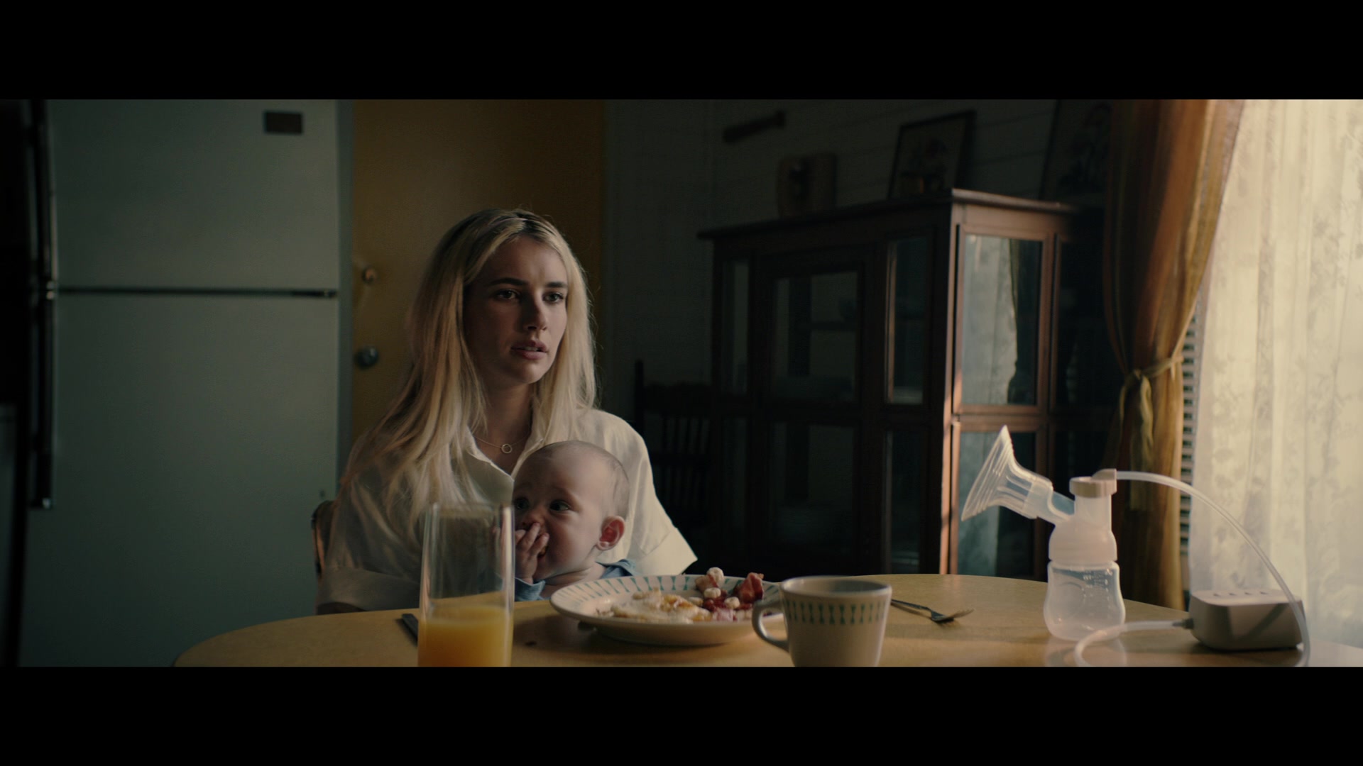 Abandoned_2022_1080p_BluRay__05154.jpg