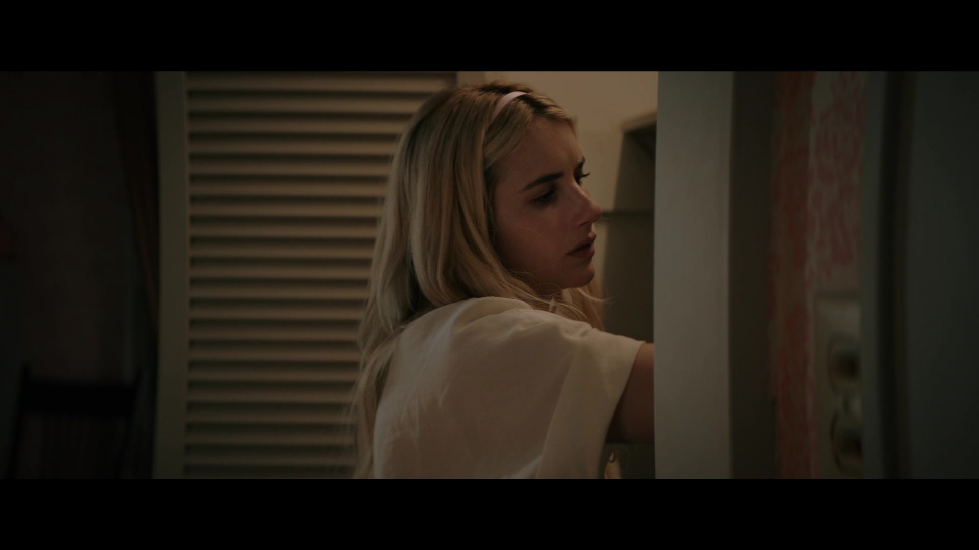 Abandoned_2022_1080p_BluRay__05297.jpg