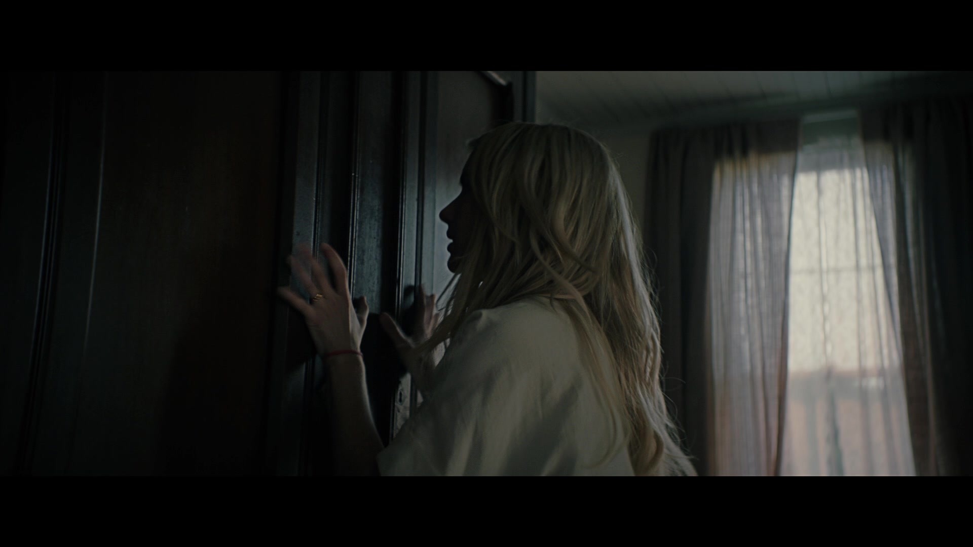 Abandoned_2022_1080p_BluRay__05501.jpg