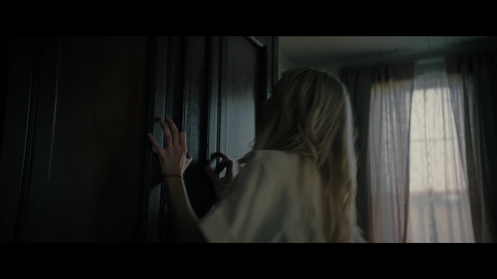 Abandoned_2022_1080p_BluRay__05503.jpg